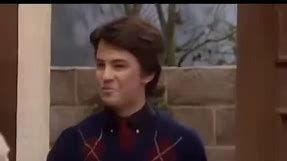 Canadian actor Matthew Langford Perry on the tv show “Charles in Charge” in 1985. Perry passed away today at 54. Perry, who grew up in Ottawa and briefly Toronto, became a star on the tv show “Friends”. | Old Canada Series