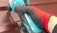 #electric #shears #makita #tool #cutting #nibbling #punch #tinsmith #roofer #builder #roof #erection #roofi | Herminia Adelaida