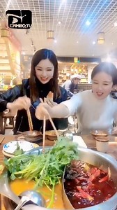 98M views · 883K reactions | Đi ăn lẩu phiên bản "đỗ nghèo khỉ". Just for fun :)))) ------------- “Ăn Gì Review Nấy” chia sẻ ngay trên Foody để trải nghiệm ăn uống được tốt hơn. #angireviewnay #reviewfoody  Review ngay trên Foody: https://bit.ly/2KiGk8u  Tham gia Cộng đồng Foodee HCM: https://bit.ly/2QiYkDM | Foody.vn | Facebook