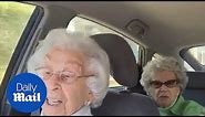 Hilarious moment elderly sisters argue with each other - Daily Mail