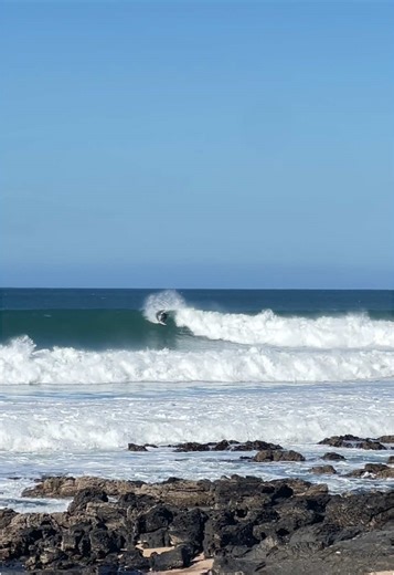 JBay 8ft Set: Surfing Season Kicks Off in South Africa