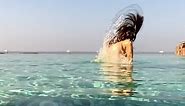 Sara Ali Khan's Maldives splash video | Zoom Throwback | Zoom TV