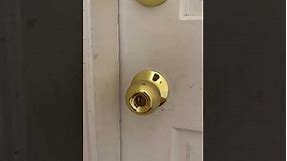 HOW TO OPEN a lock door EASY - how to open or unlock a door without keys - Bedroom or House doors