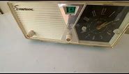 Shannon Green 1956 Emerson Model 919 Vacuum Tube AM Radio Slapstick Clock Light Works!