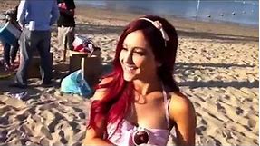 Ariana Grande at the beach ♥