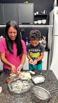Eles fizeram cebola crocante para o jogo!