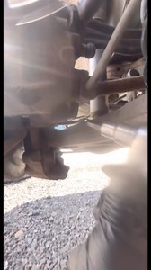43K views · 338 reactions | My Mobile Mechanic teaches you a lesson in ingenuity when performing a brake replacement on this 2017 jeep grand Cherokee.. #automobiles #macktrucks #fullauto #junkyard #engine #mechanics #cars #techs #automotive | My Mobile Mechanic / Auto Repair & Brake Replacement. | Facebook