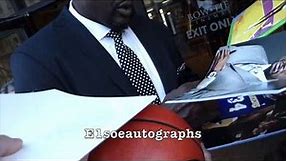 Shaquille O'Nedal signing autographs - Inside The NBA. E1autographs