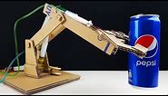 How to Make Hydraulic Robotic Arm from Cardboard!