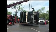 Wrecker. Rotator Wrecker, Big Rig, Heavy Duty, Tow Truck, In Action How to lift