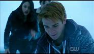 Riverdale 1x13 - Archie saves Cheryl at the frozen lake