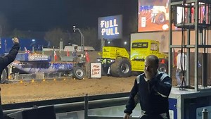 Weer grandioos verlopen 💪 We hebben weer een super avond gehad afgelopen vrijdag bij Pullingdays Ysselsteyn, waar we weer goed uit de verf kwamen! 🔥 Mooi dat we op Europees niveau ook bij de sterksten horen. Komende vrijdag is onze laatste wedstrijd van het jaar en strijden we voor de titel Nederlands Kampioen. Wij zullen rond de klok van 20.45 uur aanhaken in Speuld bij OTTS. Tot dan! Ook zijn we live te volgen via NTTO.tv Groeten, Mitas Team Rhino Rocket #iveco #NTTO #brabanttent #abcscherm 