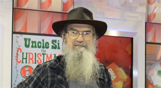 Duck Dynasty’s Silas Robertson, also known as Uncle Si, is on the mend after spending several days in the hospital due to a hunting accident. | E! News