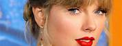 Taylor Swift Face High Resolution