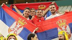 ORI SE KATAROM - DAJTE BRAZIL DA SE IGRAMO: Srbi stižu na stadion, atmosfera je neverovatna!