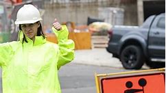 Reason entry-level Aussie road traffic controllers earn $200,000 a year | #shorts #yahooaustralia