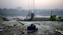 Lo que sabemos sobre el colapso de un puente colgante en la India
