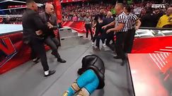 Seth Rollins es atacado Brutalmente por Finn Bálor - WWE RAW 19 de Junio 2023 Español Latino