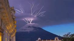 Stunning lightning erupts from volcano