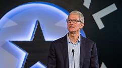Tim Cook's 'Buy Your Mom An iPhone' Comes Back To Bite Apple In DOJ's Antitrust Lawsuit - Alphabet (NASDAQ:GOOG), Apple (NASDAQ:AAPL)