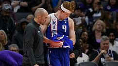 Kings guard Kevin Huerter knocked out of game versus Grizzlies with shoulder injury