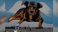 El mural que rinde homenaje a perrito que murió en aceite hirviendo | Video