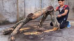 Building a Spectacular and Imposing Table from a Giant Tree Trunk : A Woodworking Feat