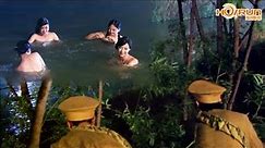 【Full Movie】女兵河邊洗澡，不料竟被敵軍盯上，危難時刻高手出手相救