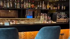 Le Flore 🌱 On vous présente notre Bar Lounge Le Flore ✨Nous sommes ouvert à tous du mardi au samedi de 11h à 22h ! ☕️ Café & Coworking : en journée, boostez votre productivité autour d’un café, dans une ambiance calme et chaleureuse. Le Wi-Fi est gratuit ! 🍹Cocktails, vins & bières : en soirée, notre barman Clément, vous propose une palette de choix aussi vaste que séduisante. Dégustez ses délicieux cocktails de 18h à 22h. 📍 5 rue du Saint-Cordon, 59300 Valenciennes. L’accès au bar se fait pa