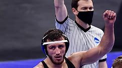NCAA Wrestling Championships: Hawkeyes closing in on first national team title since 2010