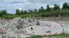 Family Falls Into Unexpected Mud Pit During Race - 1374976