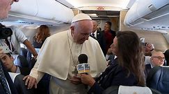 Jak wygląda podróż samolotem z papieżem? "To ciągła pogoń"