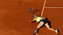 Maria Sharapova fell in Rome 2011