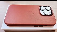 Official Apple Leather Case for the iPhone 14 Pro - Unboxing and Hands-On (Umber)