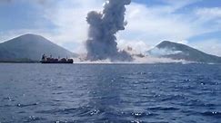 L'impressionnante explosion du volcan Tavurvur immortalisée par des touristes