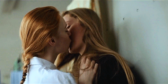 Lesbian Teens Kissing Back 27