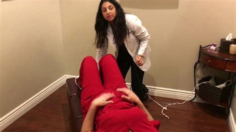 Award Winning Chiropractor Demonstrates Her Knee Adjustments Youtube