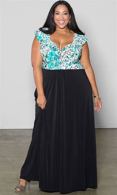 This Flattering Plus Size Maxi Dress Is A Vibrant Yet