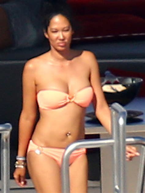 kimora lee simmons topless candid photos on a yacht in st