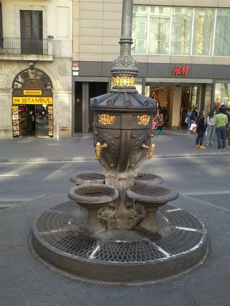 canaletas fountain     barcelona
