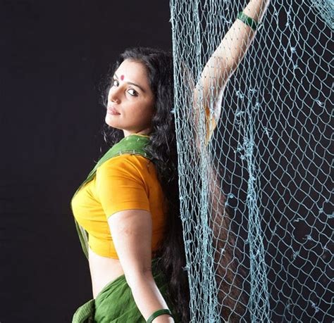 hot swetha menon hot in rathinirvedam movie hot wallpapers pictures actress hot pics