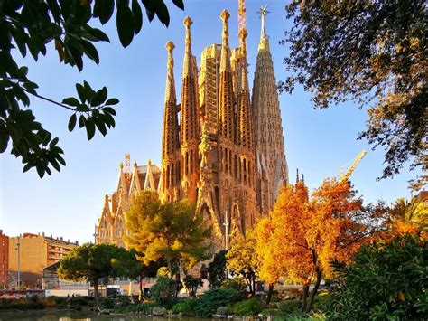 hotels  la sagrada familia  visit barcelona