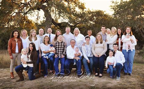 large family picture ideas   wear