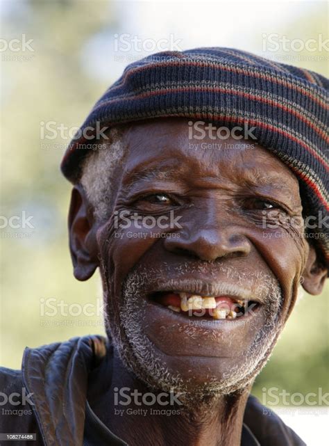 Alter Schwarzer Mann Lächelnd Portrait Stockfoto Und Mehr Bilder Von 70