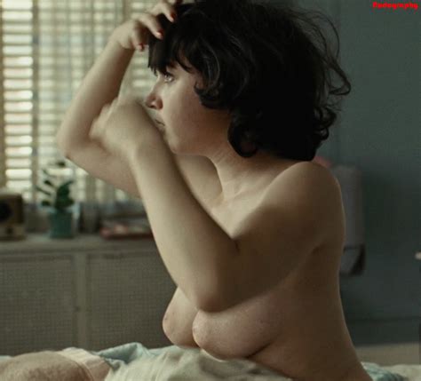 Nude Celebs In Hd Zoe Kazan Picture 2009 6 Original