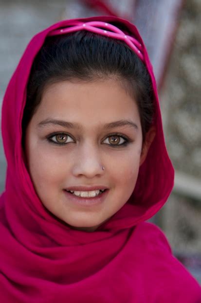 Throughthethickandthin Afghanistaninphotos Portrait Of An Afghan Girl