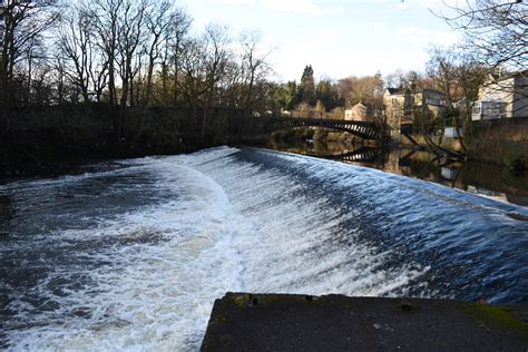 dramatic  show collapsed weir  river aire  newlay west