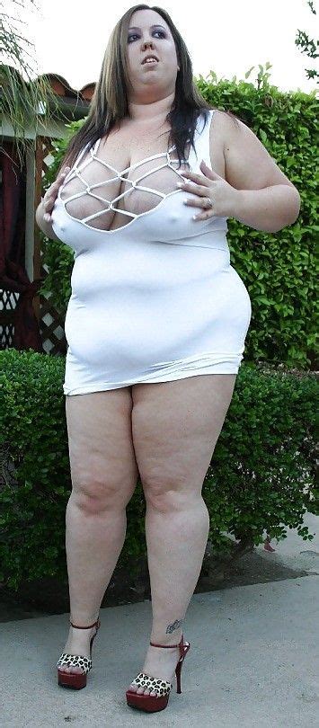 buxom in short dress in 2019 white girls girl outfits voluptuous women