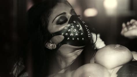 steampunk flavored vid with busty punk whore in mask