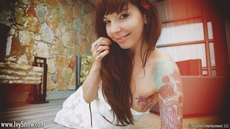 ivy snow takes self pictures outdoors as she exposes her